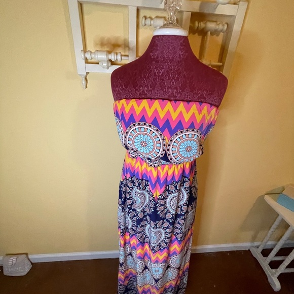 S Fresh Tart strapless dress beautifully colored. - Picture 3 of 5